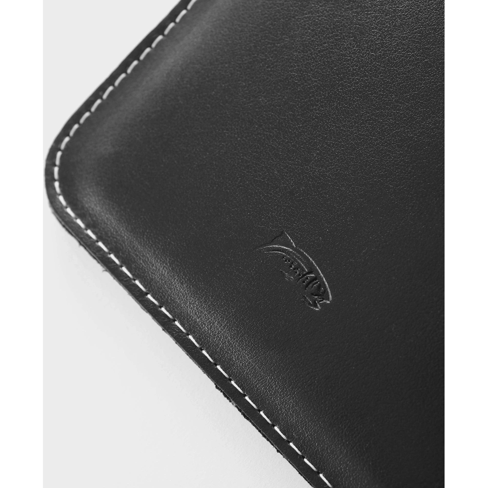 Wholesale LURESKO MASTER L leather case for ebook 198x139x9mm (black smooth with white thread) (INK) - LUR84 - {ean13} - Hurt