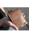 Hurtownia GSM - LURESKO HECTOR FLIP M kožené pouzdro na krk/kapsu/pás pro Flip modely (vintage hnědá s bílou nití) - LUR118 - {ean13} - Hurt