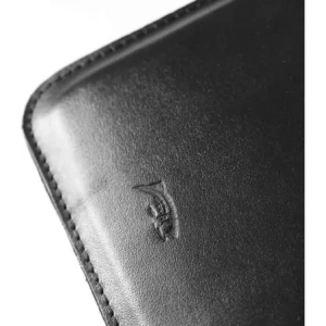 Wholesale LURESKO CLAYER S leather case for ebook 162x113x9mm (magnet) (black smooth with black thread) - LUR133 - {ean13} - Hurt