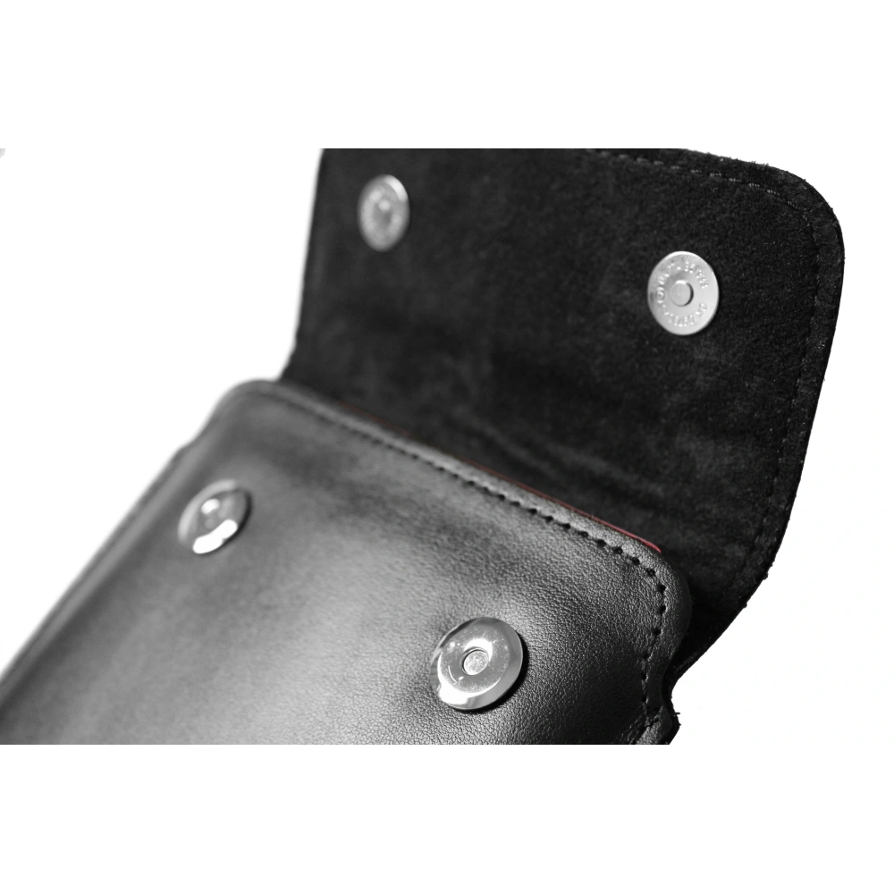 Wholesale LURESKO CLAYER S leather case for ebook 162x113x9mm (magnet) (black smooth with black thread) - LUR133 - {ean13} - Hurt