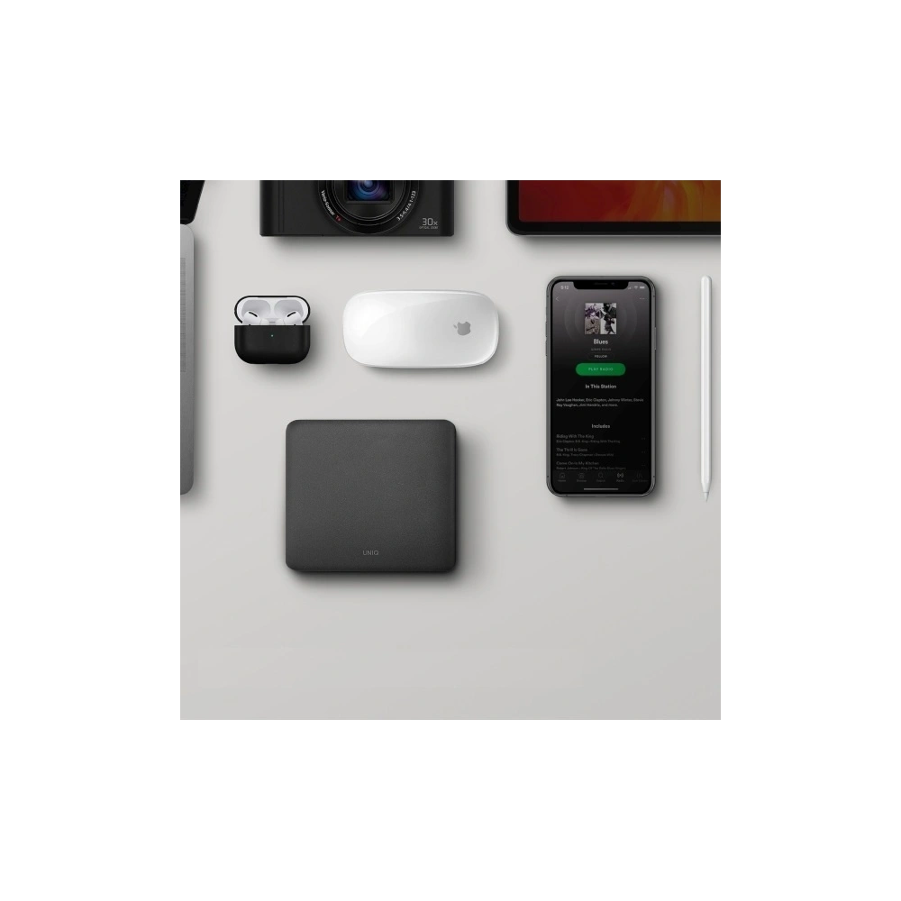 Hurtownia GSM - UNIQ Síťová nabíječka HUB Surge Mini 100W černá/uhlíková černá 2xUSB Quick Charge 3.0 + 2xUSB-C PD 3.0 (LITHOS Collective) - UNIQ229BLK - {ean13} - Hurt