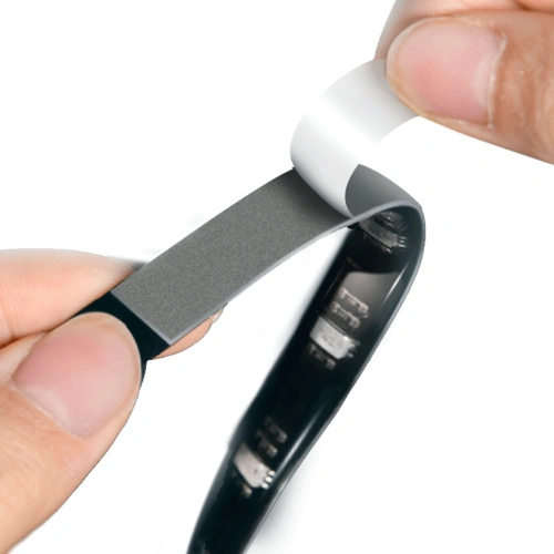 Samoprzylepna taśma LED Baseus GAMO z pilotem , RGB, 5W, 1,5m