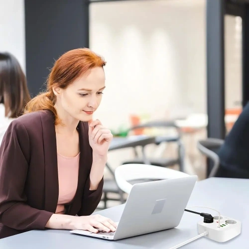 Listwa zasilająca Tech-Protect PCS3X4 Power Strip 2xUSB-A, 2xUSB-C, 3xSocket AC 200cm White