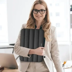 Hurtownia GSM - Tech-Protect Fluffy Laptop 15-16 Fekete - THP4214 - {ean13} - Hurt