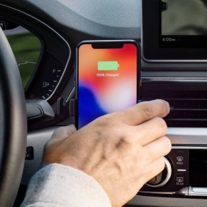 Hurtownia GSM - Uchwyt samochodowy z ładowarka bezprzewodową Mophie Charge Stream Vent Mount do kratki nawiewu - MPH029 - {ean13} - Hurt