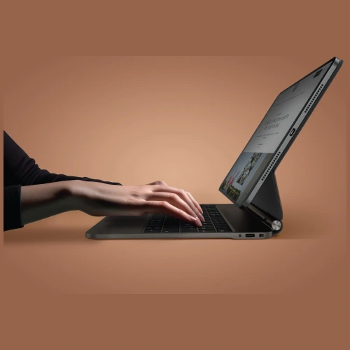 Etui UNIQ Venno Pro Magnetic Smart z klawiaturą do Apple iPad Pro 11" 2024 caramel