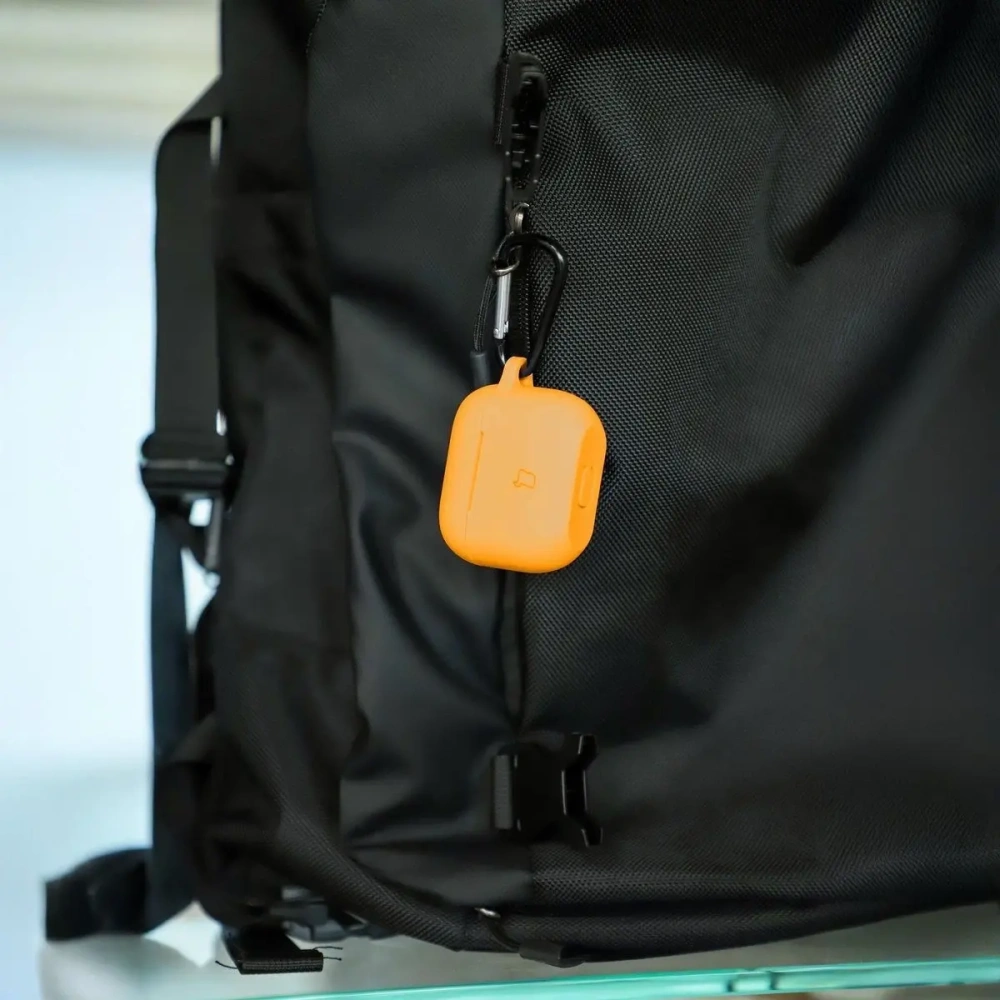 Silikonowe etui z karabińczykiem Bizon Case Headphone Silicone do Apple AirPods 3 marchewkowe