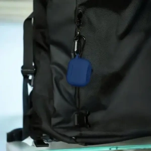 Silikonowe etui z karabińczykiem Bizon Case Headphone Silicone do Apple AirPods Pro 2 granatowe