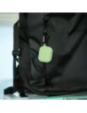 Silikonowe etui z karabińczykiem Bizon Case Headphone Silicone do Apple AirPods 4 jasnozielone