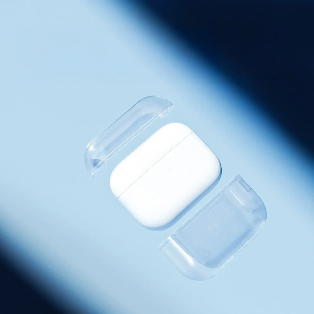 Elastyczne etui z karabińczykiem Bizon Case Headphone Clear do Apple AirPods Pro 3 przeźroczysto-niebieskie