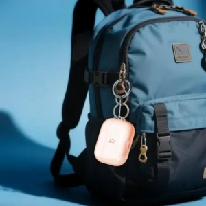 Elastyczne etui z karabińczykiem Bizon Case Headphone Clear do Apple AirPods Pro 3 pomarańczowe