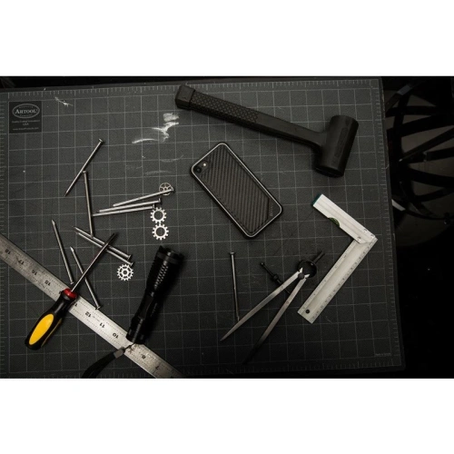 Etui aluminiowe X-Doria Defense Lux Apple iPhone SE 2022/SE 2020/8/7 (Drop test 3m) (Black Carbon Fiber)