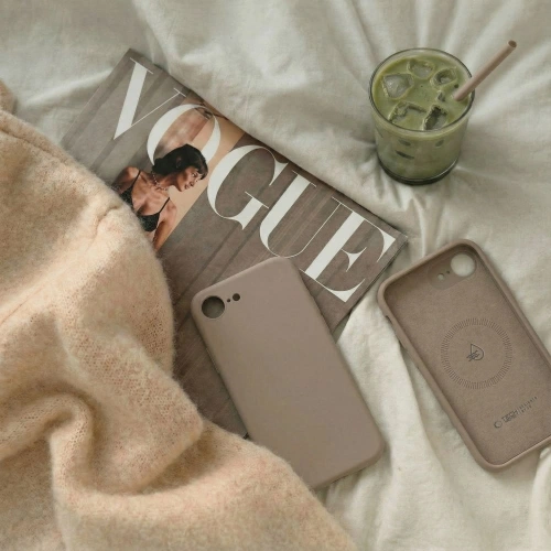 Etui Tech-Protect Silicone MagSafe do Apple iPhone 16e / 17e Chocolate Brown