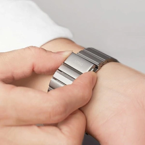 Pasek UNIQ Strova Apple Watch 4/5/6/7/SE/8/9/Ultra 44/45/49mm Stainless Steel czarny/midnight black