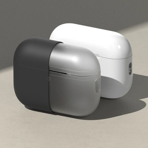 Etui Ringke Silicone na tle minimalistycznym, podkreślające jego elegancki design.